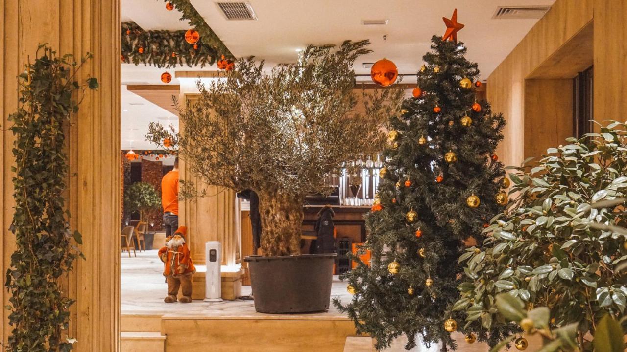 מוורובו Radika Mountain Resort מראה חיצוני תמונה