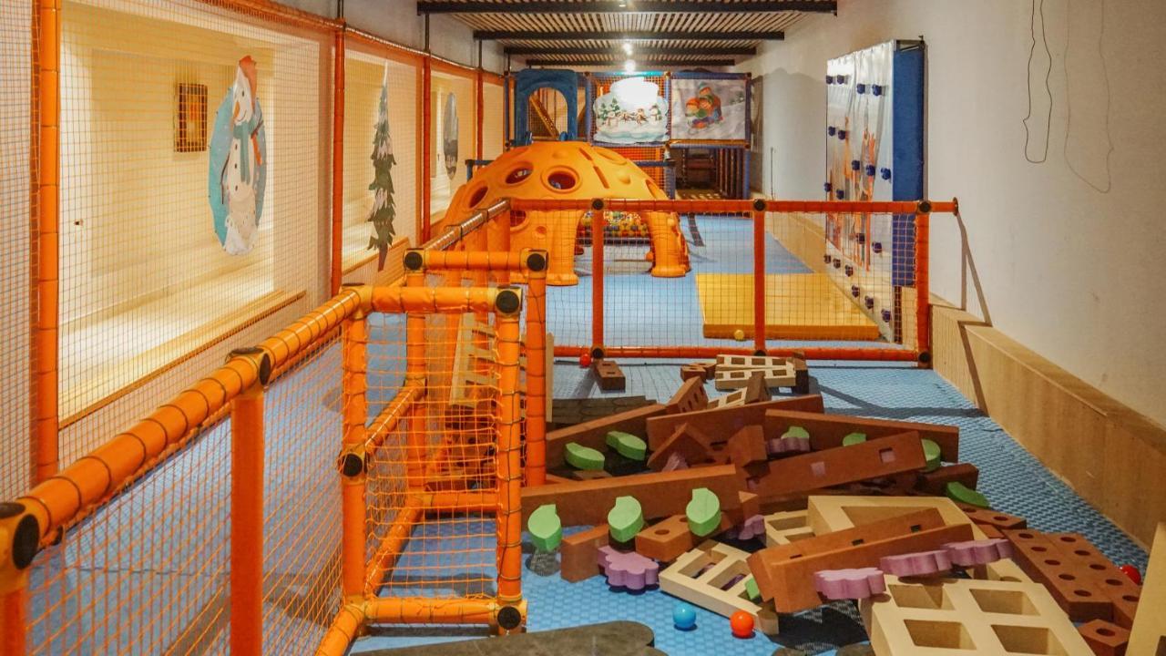 מוורובו Radika Mountain Resort מראה חיצוני תמונה