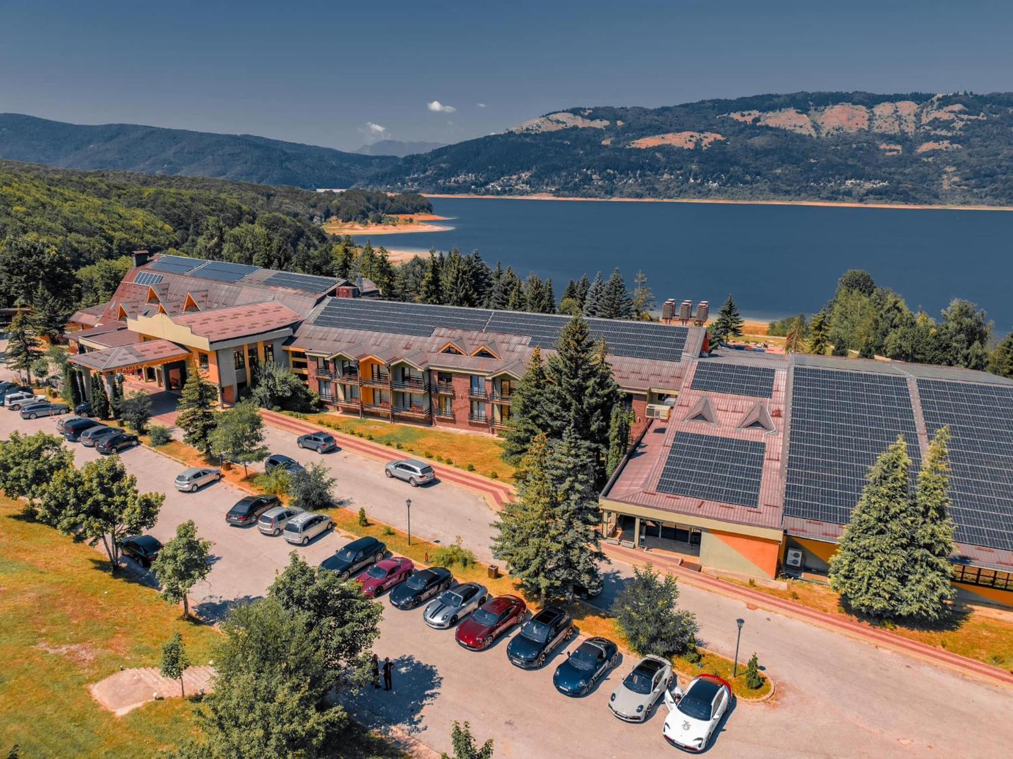מוורובו Radika Mountain Resort מראה חיצוני תמונה